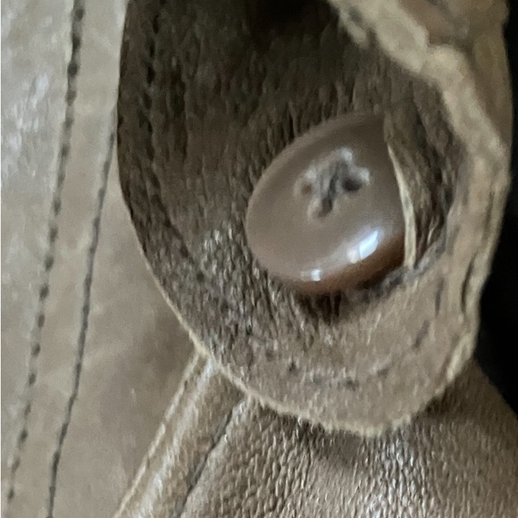 VINTAGE DISTRESSED BANANA REPUBLIC leather jacket - Picture 9 of 14